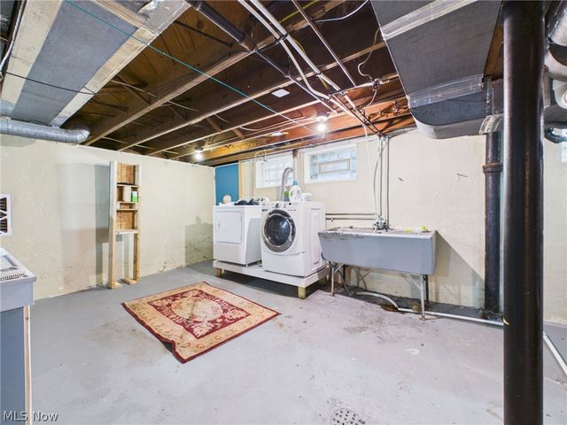 683 E Ford Avenue, Barberton, OH 44203