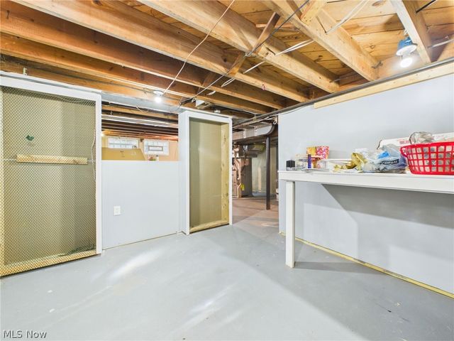 683 E Ford Avenue, Barberton, OH 44203