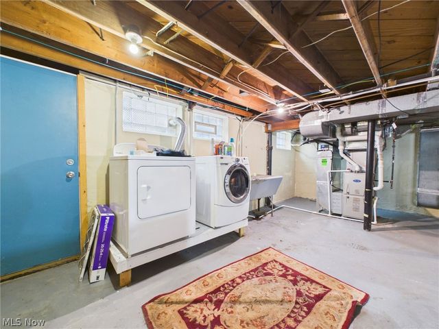 683 E Ford Avenue, Barberton, OH 44203