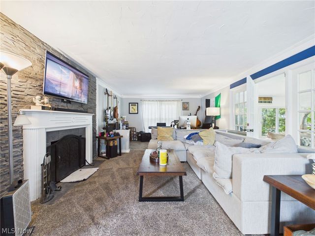 683 E Ford Avenue, Barberton, OH 44203
