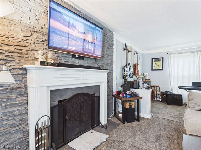 683 E Ford Avenue, Barberton, OH 44203