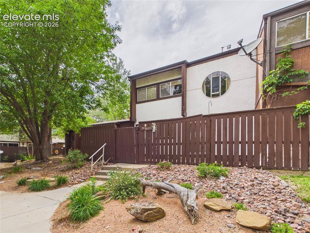 164 Bonnymede Road E, Pueblo, CO 81001 — exterior