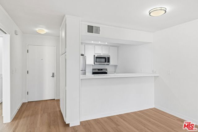 750 N Kings Road 224, West Hollywood, CA 90069