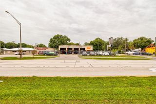 2016 WEST MEMORIAL BOULEVARD, Lakeland, FL 33815