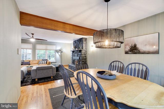 14 SASSAFRAS RD, Lake Harmony, PA 18624