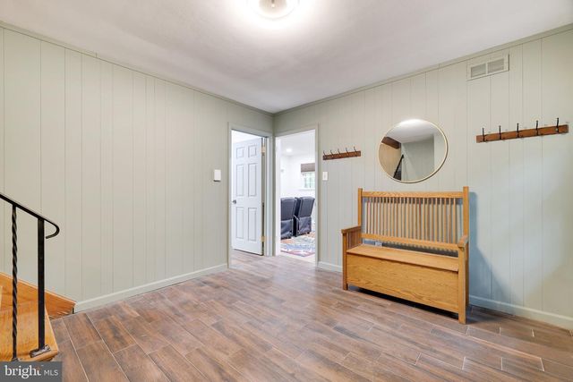 14 SASSAFRAS RD, Lake Harmony, PA 18624