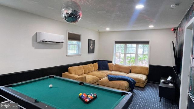 14 SASSAFRAS RD, Lake Harmony, PA 18624
