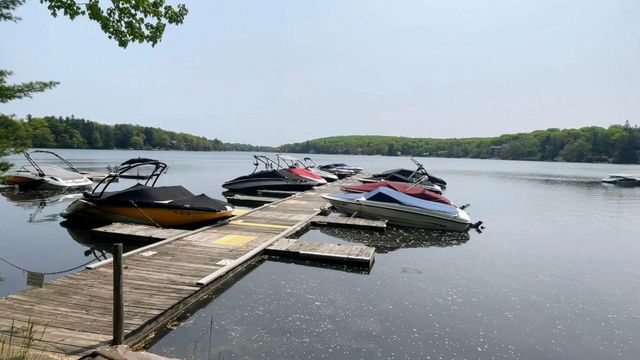 14 SASSAFRAS RD, Lake Harmony, PA 18624