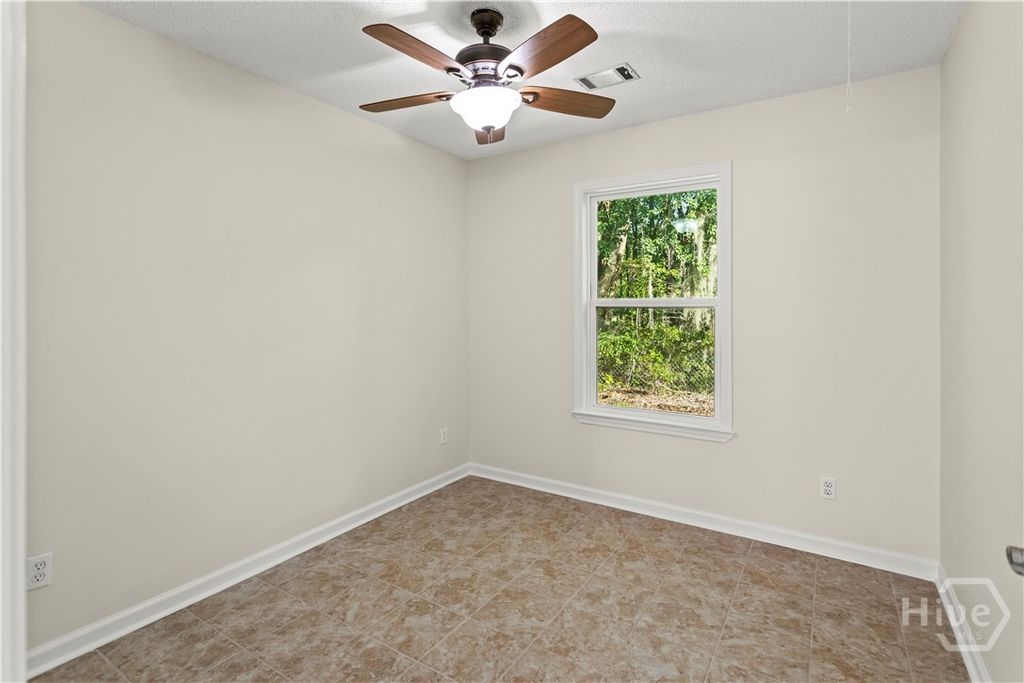 Image 11 of property listing at 2600 McCall Road, Rincon, GA 31326