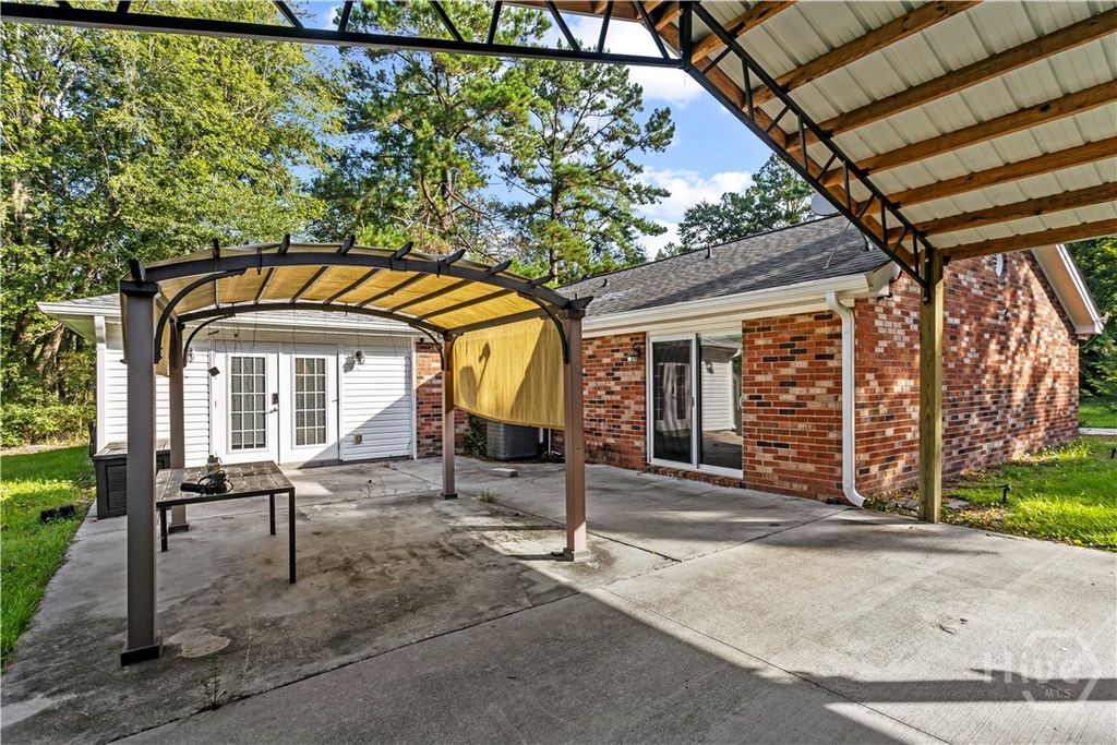 Image 26 of property listing at 2600 McCall Road, Rincon, GA 31326