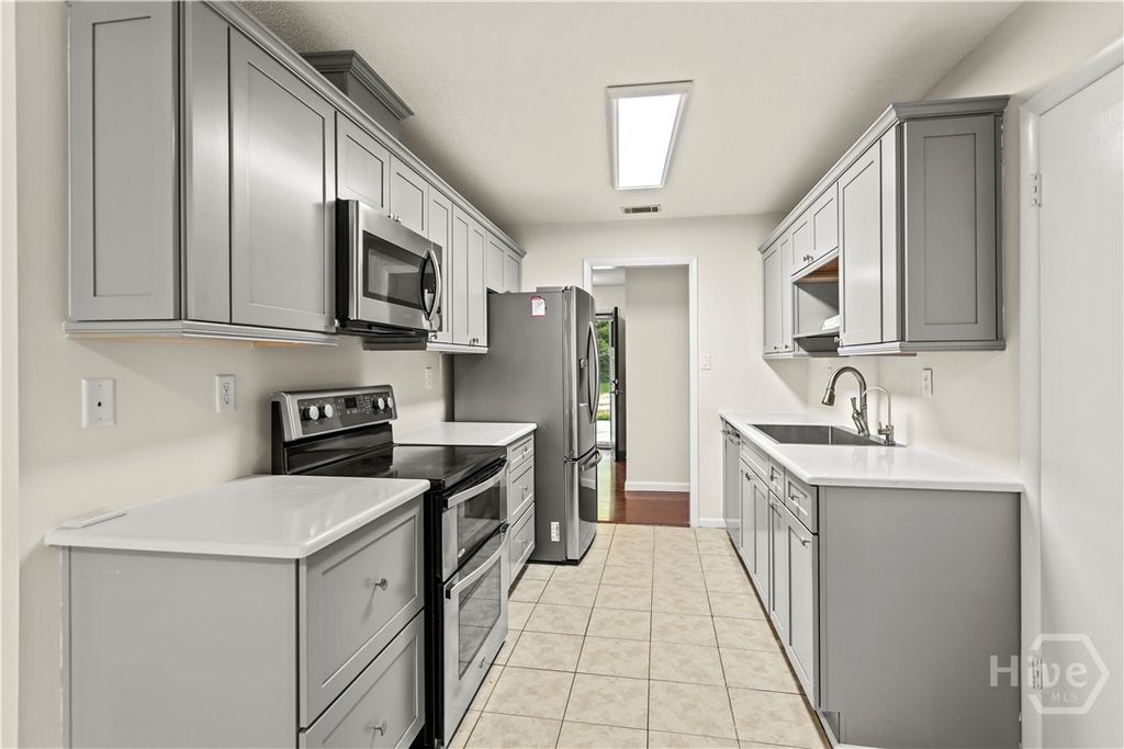 Image 7 of property listing at 2600 McCall Road, Rincon, GA 31326