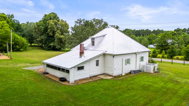3372 Lake Kathy Road, Tunnel Hill, GA 30755