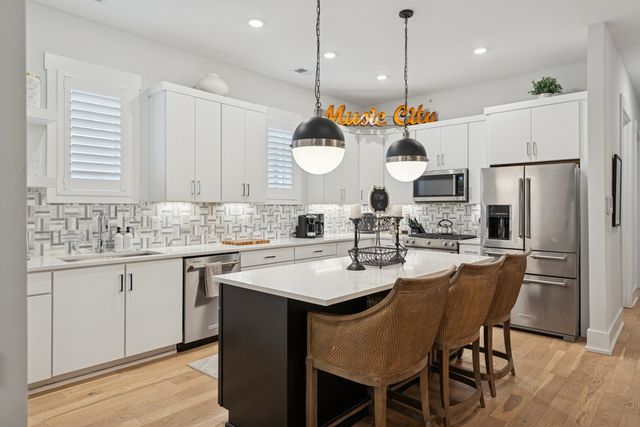 119 Acklen Park Dr Apt 303, Nashville, TN 37203