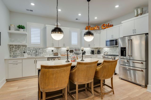 119 Acklen Park Dr Apt 303, Nashville, TN 37203