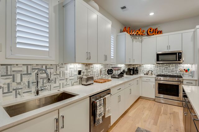 119 Acklen Park Dr Apt 303, Nashville, TN 37203