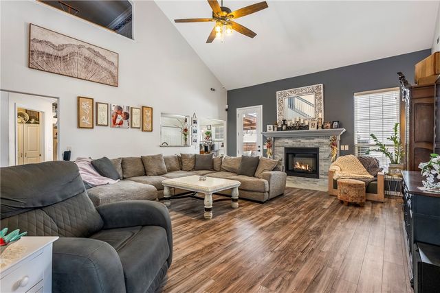 18 Sullivan Drive, Bella Vista, AR 72714