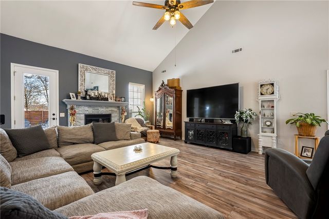 18 Sullivan Drive, Bella Vista, AR 72714