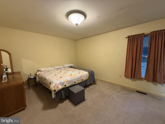 10374 TOWER RD, Unionville, VA 22567