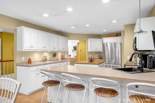 17871 N Fruitport Road, Spring Lake Twp, MI 49456