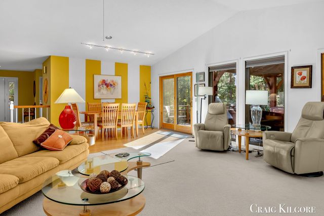 17871 N Fruitport Road, Spring Lake Twp, MI 49456