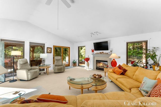 17871 N Fruitport Road, Spring Lake Twp, MI 49456