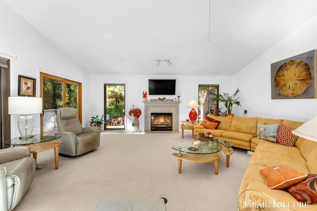 17871 N Fruitport Road, Spring Lake Twp, MI 49456