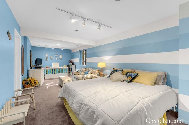 17871 N Fruitport Road, Spring Lake Twp, MI 49456