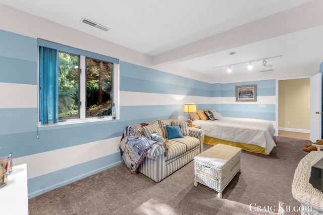 17871 N Fruitport Road, Spring Lake Twp, MI 49456