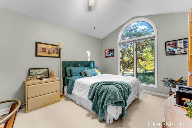 17871 N Fruitport Road, Spring Lake Twp, MI 49456