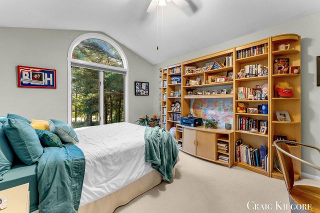 17871 N Fruitport Road, Spring Lake Twp, MI 49456