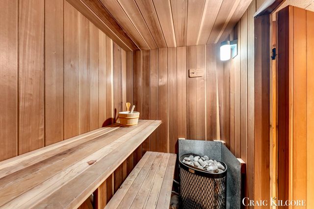 17871 N Fruitport Road, Spring Lake Twp, MI 49456