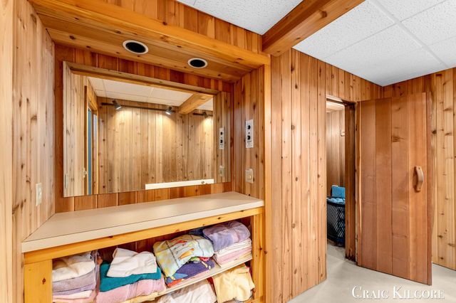 17871 N Fruitport Road, Spring Lake Twp, MI 49456