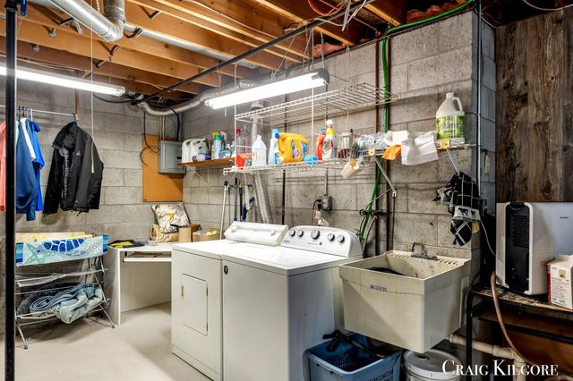 17871 N Fruitport Road, Spring Lake Twp, MI 49456