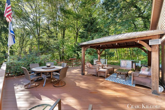 17871 N Fruitport Road, Spring Lake Twp, MI 49456