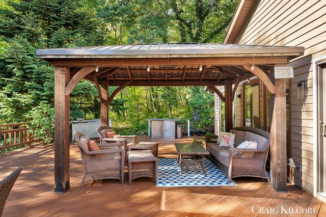 17871 N Fruitport Road, Spring Lake Twp, MI 49456