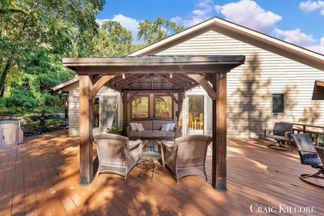 17871 N Fruitport Road, Spring Lake Twp, MI 49456