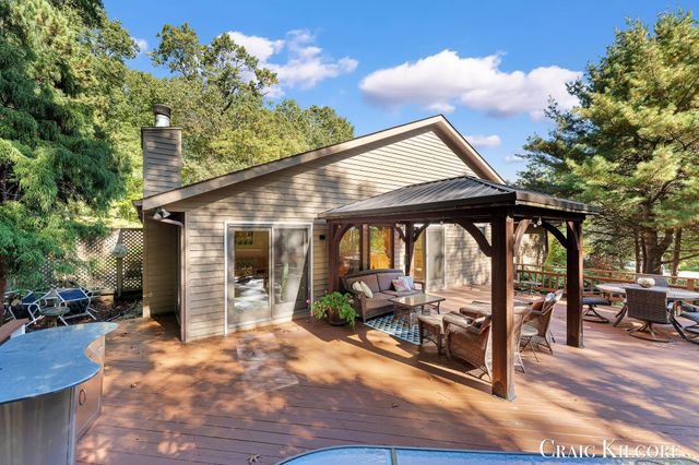 17871 N Fruitport Road, Spring Lake Twp, MI 49456