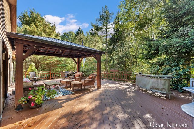 17871 N Fruitport Road, Spring Lake Twp, MI 49456