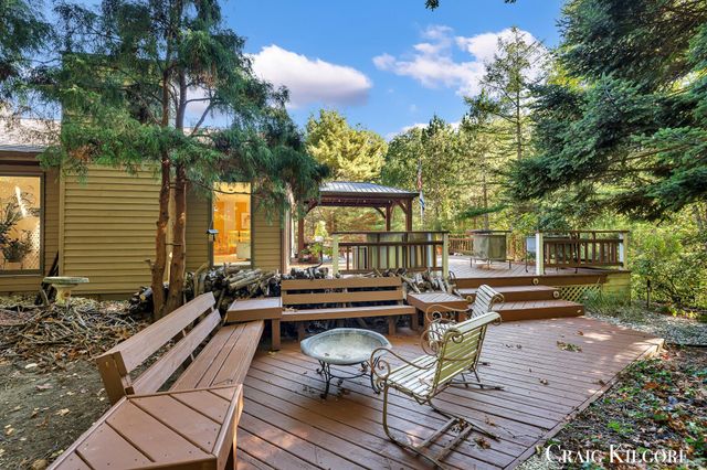 17871 N Fruitport Road, Spring Lake Twp, MI 49456