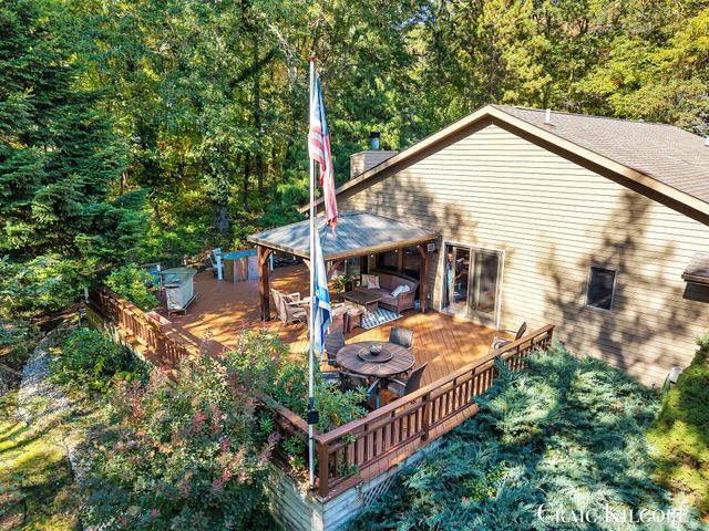 17871 N Fruitport Road, Spring Lake Twp, MI 49456