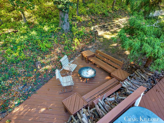 17871 N Fruitport Road, Spring Lake Twp, MI 49456