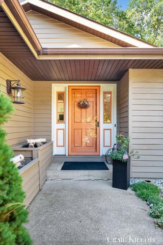 17871 N Fruitport Road, Spring Lake Twp, MI 49456