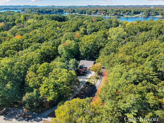 17871 N Fruitport Road, Spring Lake Twp, MI 49456