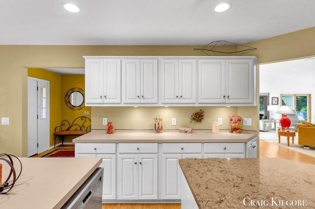 17871 N Fruitport Road, Spring Lake Twp, MI 49456