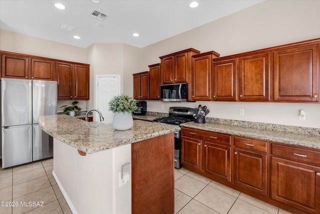 9529 S Camino Adamada, Vail, AZ 85641