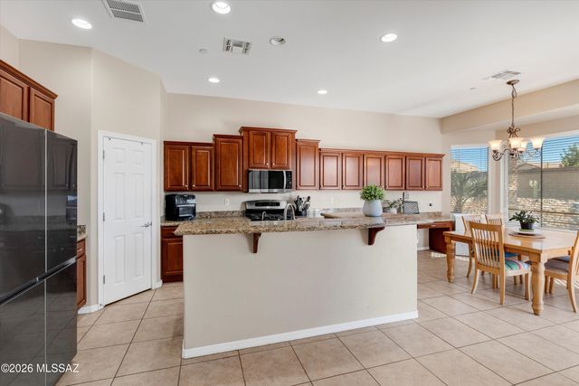 9529 S Camino Adamada, Vail, AZ 85641