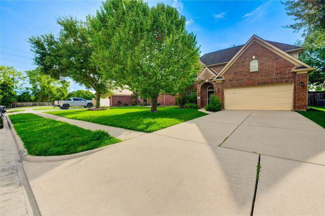 16814 Benwick Drive, Sugar Land, TX 77498
