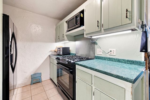 1075 W Elm St Extension, Brockton, MA 02301