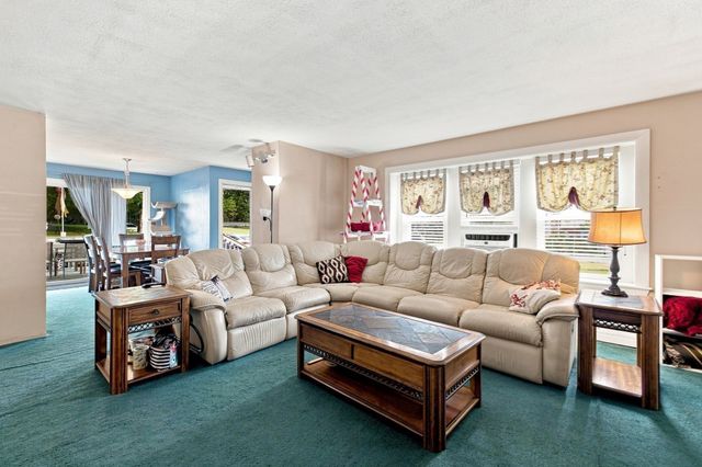 1075 W Elm St Extension, Brockton, MA 02301