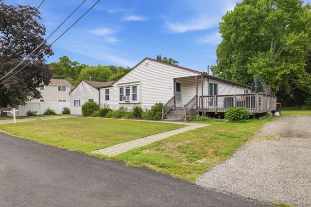 1075 W Elm St Extension, Brockton, MA 02301